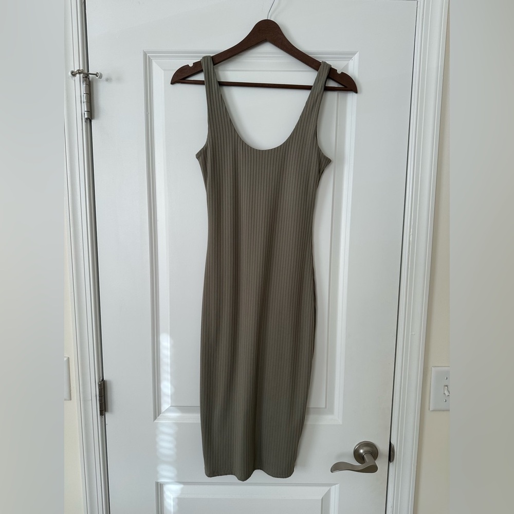 Heart & Hips Olive Midi Ribbed Dress